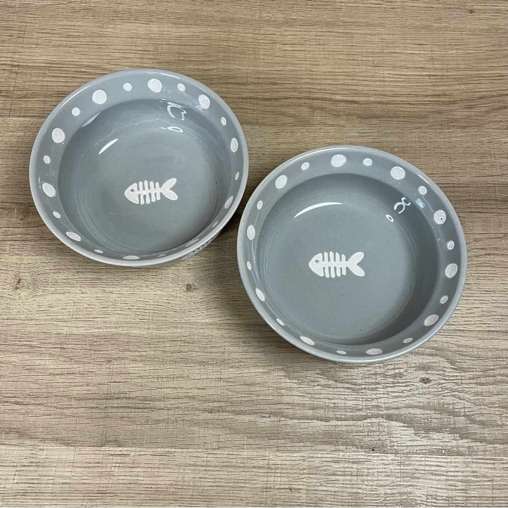 Signature Housewares Inc Pattern Paws and Fish Design  Stoneware Pet Dishes